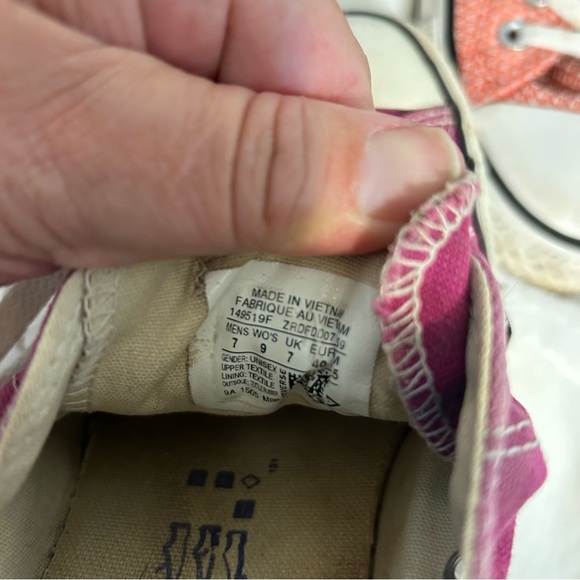 Women’s size 9 Converse All-Star Magenta and Coral Sneakers - Picture 4 of 13